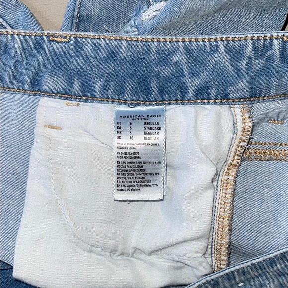 American Eagle distressed Light denim - Picture 6 of 8